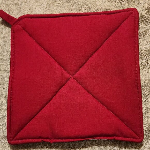 Pot holder or Pot Holder- Dogs with Santa hats in red wagon - Picture 2 of 3